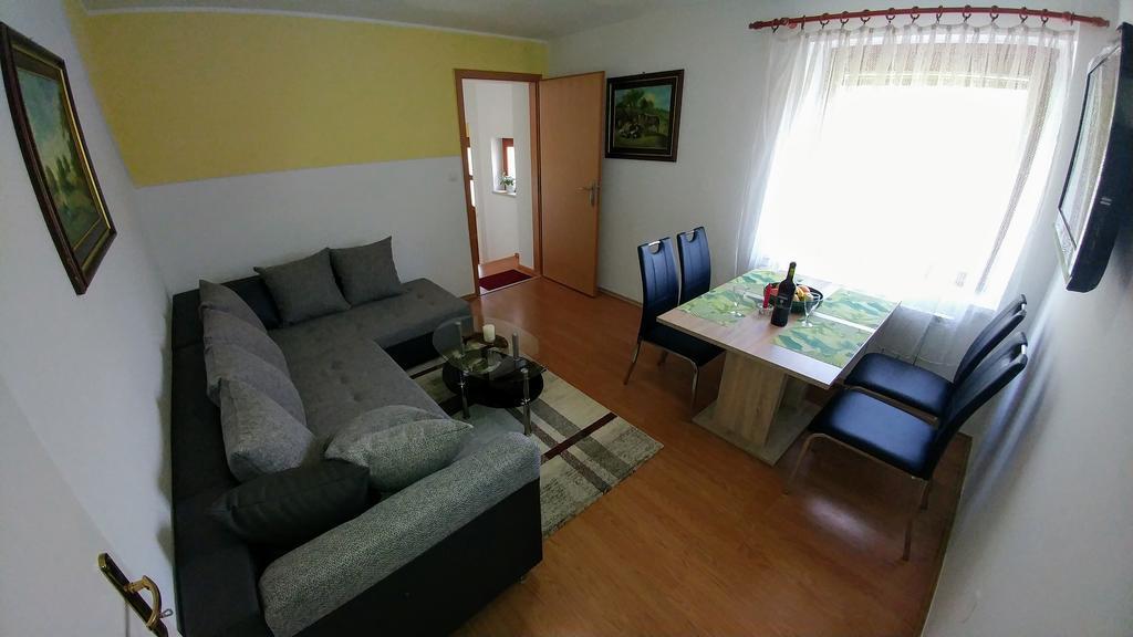 רוגאסקה סלאטינה Apartments Ina מראה חיצוני תמונה