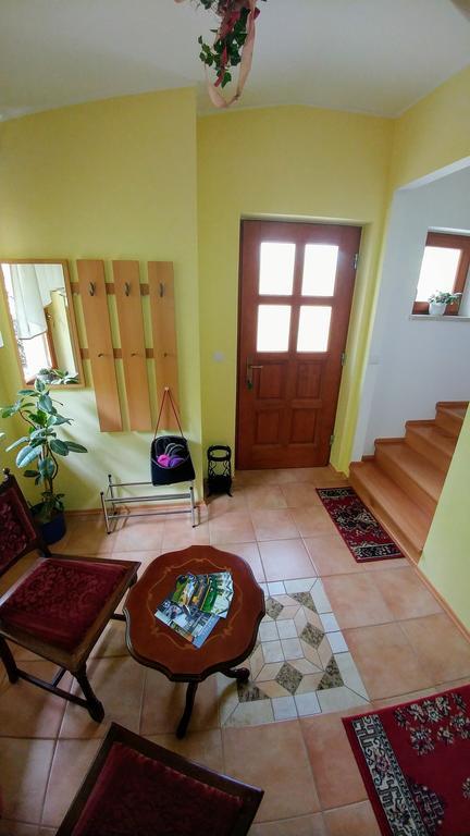 רוגאסקה סלאטינה Apartments Ina מראה חיצוני תמונה